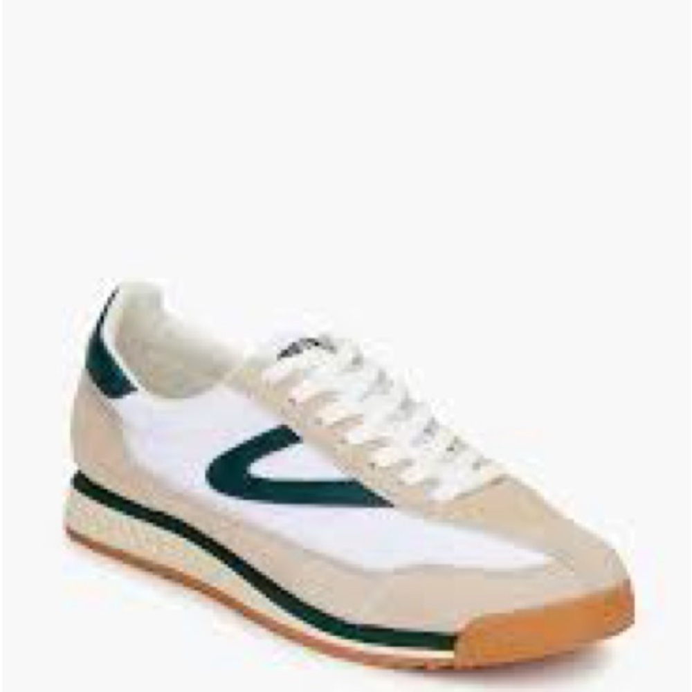 TRETORN NEW NEVER WORN WOMEN’S 6 SNEAKERS